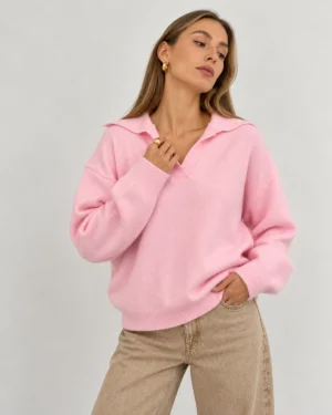 01-pink-sweater-model