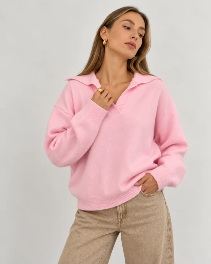 01-pink-sweater-model
